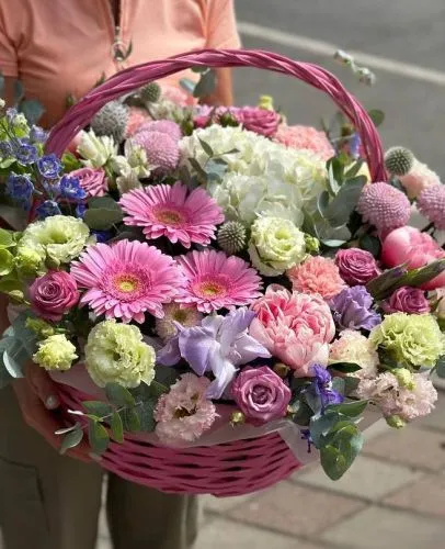 Доставка цветов и букетов в Москве